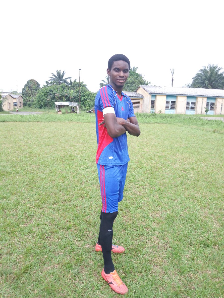 DracorexU's tweet photo. The combination of this make shift defence line up, neutralized all the plans of their opponents. A line up having only one real defender the left back. the rest improvised because the real guards were absent. These guys deserve accolades. they are MEN. Respesct.#cpleagueuniport https://t.co/ltuvUn5uV8