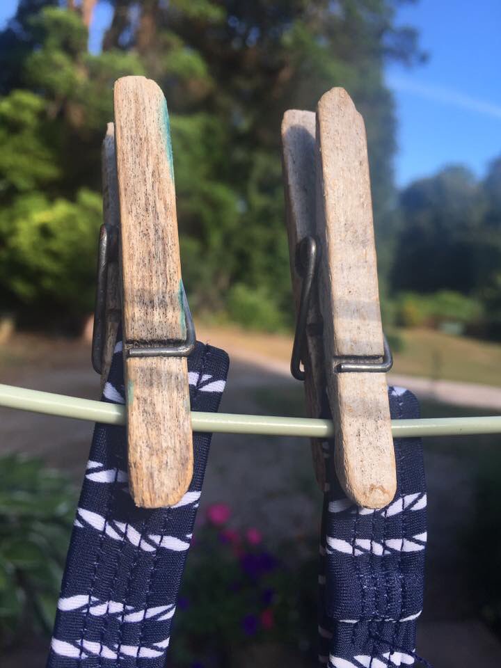 LizVFisher's tweet image. Line dry, don't tumble. Wooden pegs, not plastic (these pegs are 35 years old my mum tells me 😮) #LineDry #BuyToLast