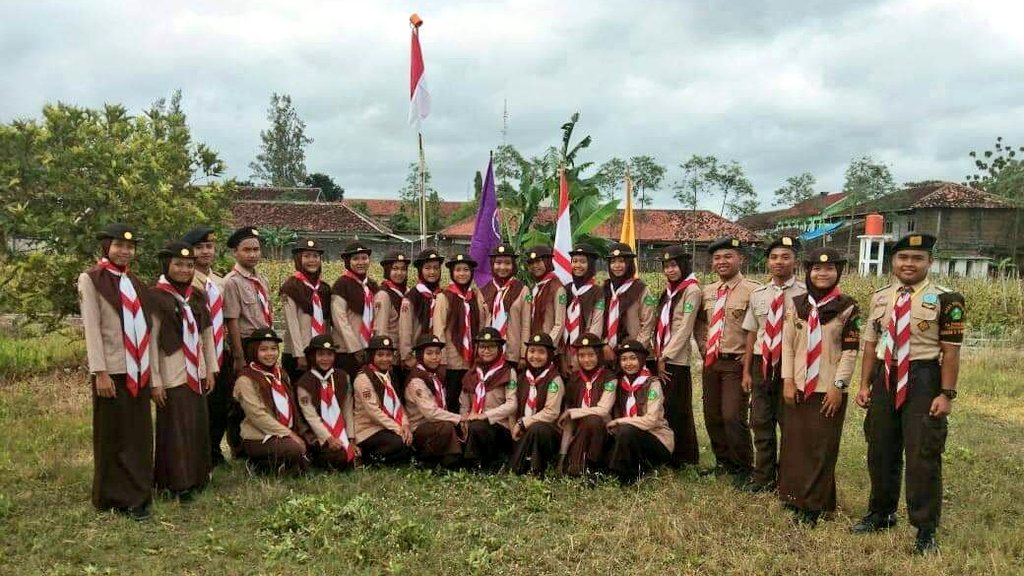 dispertan's tweet photo. Sore #SmartTani
Salam Pramuka !! Karena dgn seragam inilah cerita hidup ini beragam, karena setangan leher inilah perjalanan ini takkan pernah usai. Satyaku Kudharmakan, Dharmaku Kubaktikan. 

Saka Tarunabumi @dispertan membentuk kader bangsa yg kreatif, tekun, dan inovatif. https://t.co/WDXZT72UtT