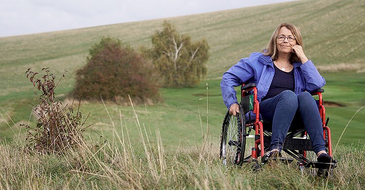 KnowBuzz's tweet image. Gill stays optimistic though she lives a life of chronic pain 
Gill Is Not Giving Up
share.rocks/gill-is-not-gi…
#sponsored