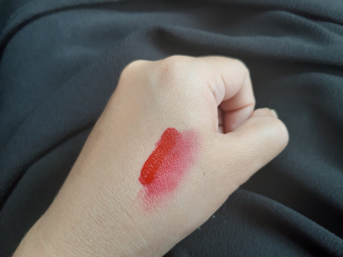 WhatWhyWhenWhy's tweet photo. ปากไม่แดงไม่มีแรงเดิน Loreal Rouge Signature สี 115 สีชัดไม่หนึบปาก กลิ่นหอมหวานๆ แ��รงคือดีย์มากทาง่าย #ของดีบอกต่อ #ถูกและดี #ของมันต้องมี #HowtoPerfect #LOrealMakeup #LOrealParisTH #ลิปสติก #lipstick https://t.co/nDK03vUe0j