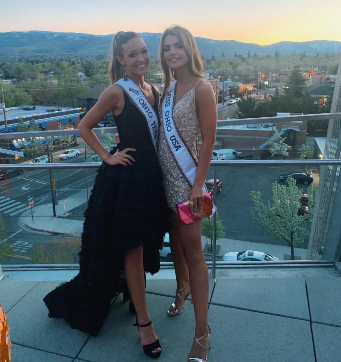 got_heels's tweet photo. #heels #legs #gotheels20 #gotlegs19b https://t.co/QLbQraxZOw