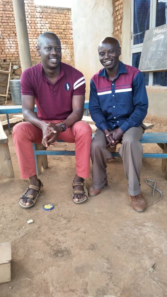ghafboss's tweet photo. Today I visited a local staff colleague (@Phanuel) of the communication of AS #Masuli (ZS Katwa) who was beaten by young people last week following a community death while preparing the ground for EDS, IPC and surveillance team. #ebolarisk @DarnyckaB @DamelSoceFall https://t.co/LNrksSU7pv
