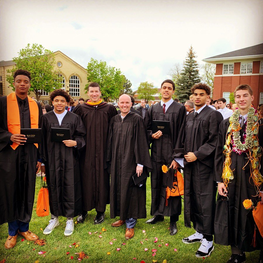 WATigersBB's tweet photo. 🎓The new chapter begins. Gonna miss these guys! #wasatchacademy #onceatigeralwaysatiger #watigers #proudalum #gowasatch #classof2019 #tigernation 🎓🧡🖤 https://t.co/KpZttCRJ9I
