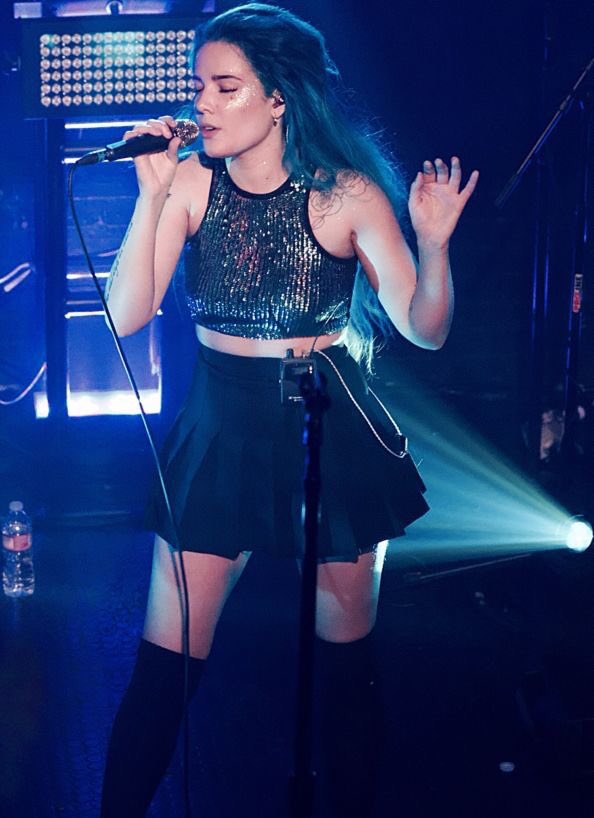 iconic halsey looks - a thread