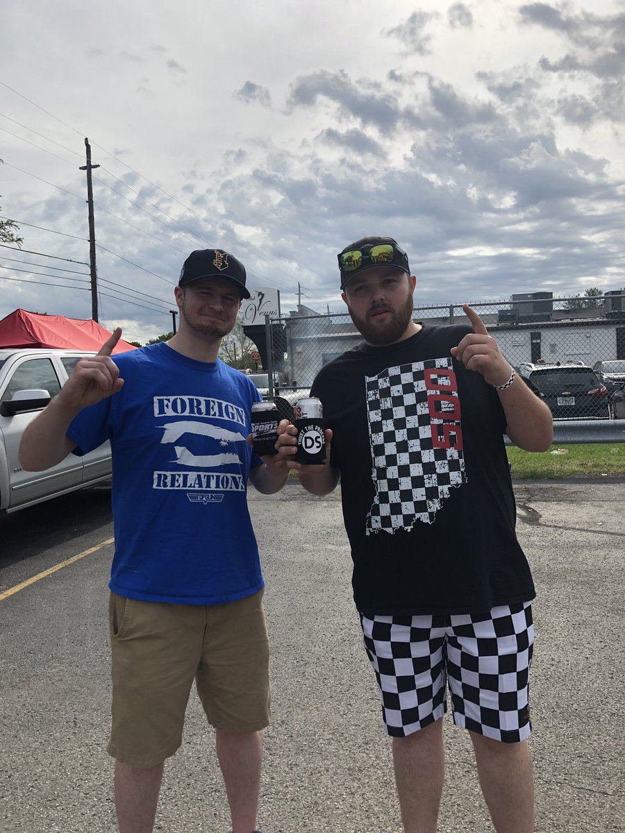 AdamLane32's tweet photo. @AndyRuther @FixYourLife @TheDirtySports Race Day, representing the Dirtball Fam #Indy500 #ThustTheProcess https://t.co/sG3s5vAlRp