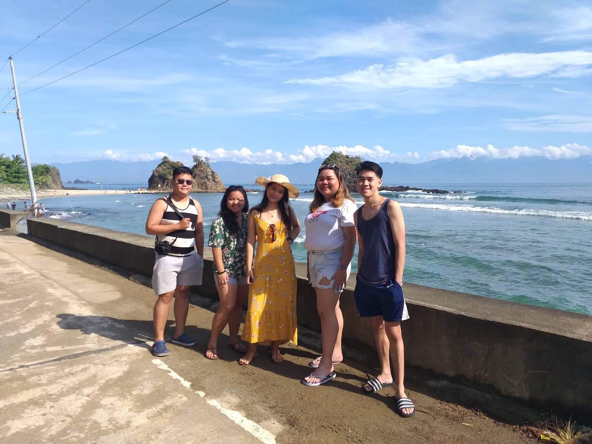 caymrb's tweet photo. akala ko hanggang gc na lang yung outing natin eh 😂 sobrang thank you kasi mas pinasaya niyo yung 4 days na bday celebration ko kahit feeling ko sobrang nabobo ako hahahahahah

‘til our next adventure mga kaladkarin 💙
#Baler2019 https://t.co/RjzCsqPOTl