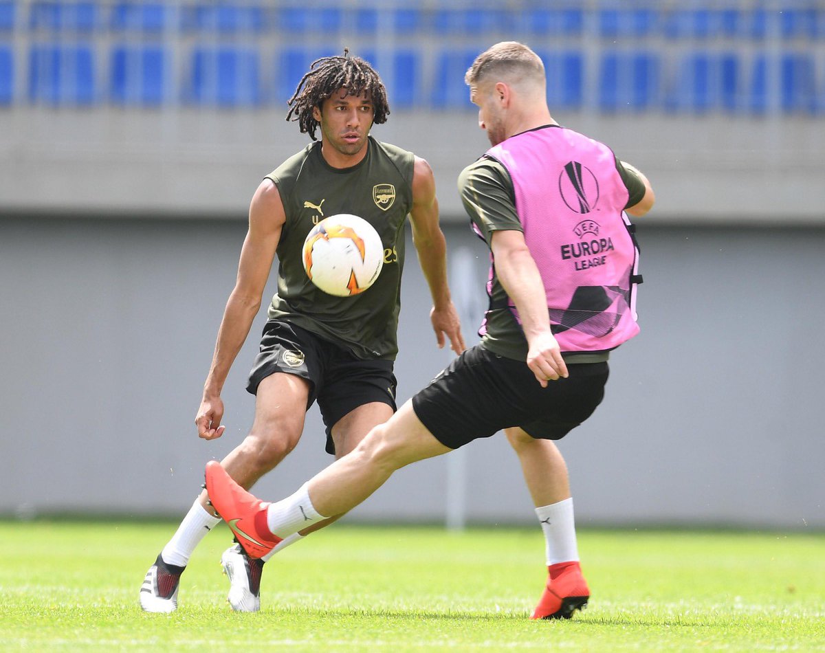 ElNennY's tweet photo. 👀⚽️ #Biggame #UELfinal https://t.co/bwCCTzbXyJ