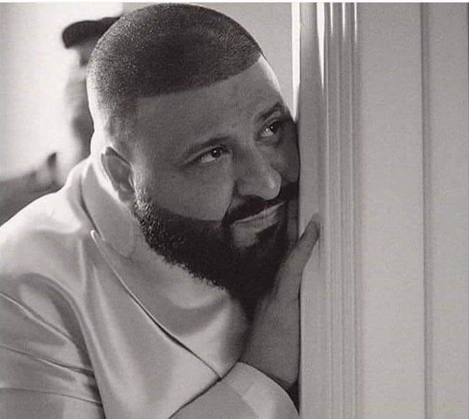 Esperando a que algún amigo de Contla me invite a su mole después de haber compartido chingo de memes de su Yisus ahogado en vino de consagración.