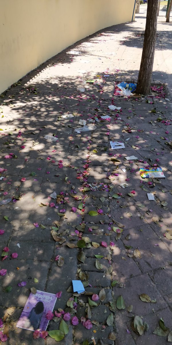 MalagaPor's tweet photo. @MalagaPor @BarriosMalaga @AscoMalaga @malaga @MLG_nofunciona @serdemalaga @BasuraEsBasura @pacodelatorrep @CenacheroCabrea @apadrina1mueble @OrgullodeMalaga @MalagaSucia @QuejasMalaga @CuidameMalaga @nofuncionaMLG @AquiMalaga https://t.co/p6VD216cUX