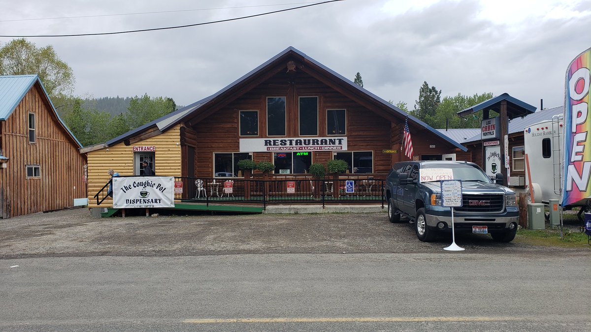 Delta9House's tweet photo. Next to our 420-Friendliest https://t.co/xli6sziTBm in the mountain town of Sumpter, Oregon, is The Log Cabin Restaurant, serving coffee at 6am daily, breakfast at 7am. Next to the restaurant is The Coughie Pot dispensary. So... GRASS - FOOD - LODGING! https://t.co/QfO2txHmAO