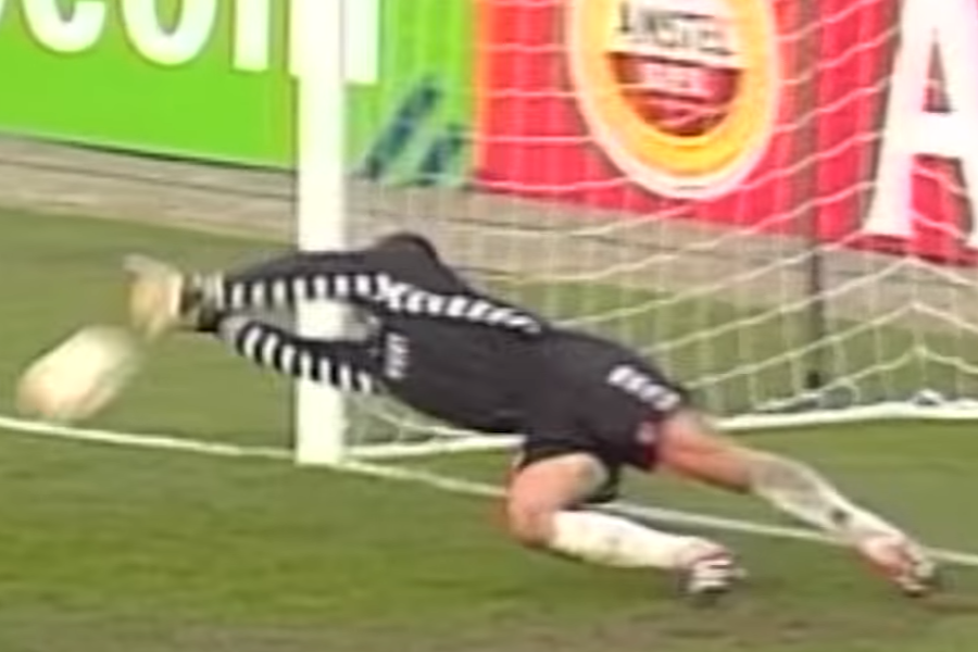 TwenteInsite's tweet photo. VIDEO: Throwback naar bekerwinst 2001 https://t.co/wwL4XIIiHa #fctwente #twente #cote #twentekomteraan #vakp #enschede #eredivisie #amste... https://t.co/gSvc79Rn1V