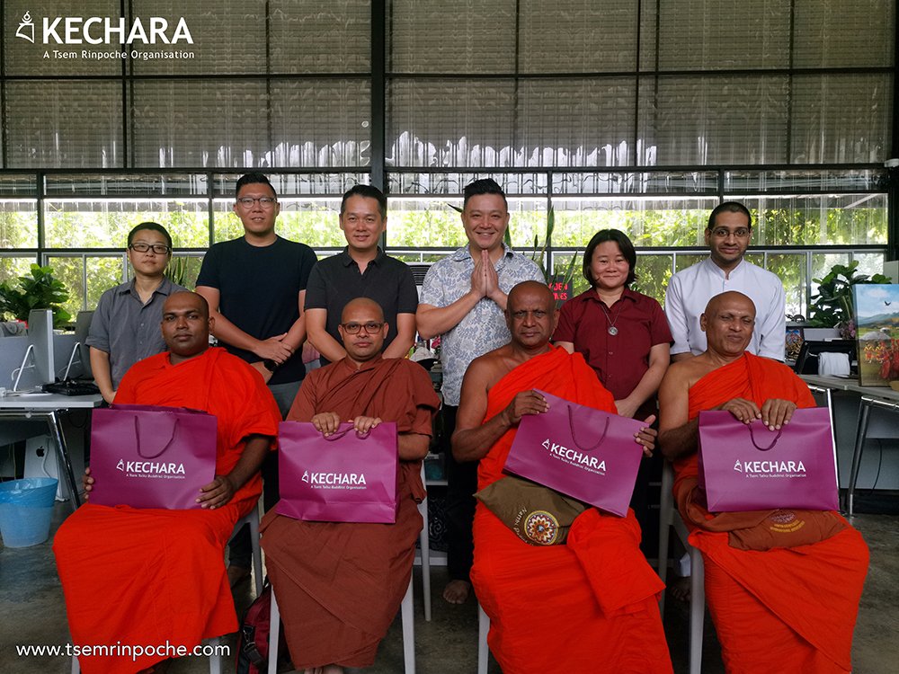 tsemtulku's tweet photo. High Sri Lankan monks visit Kechara to bless our land, temple, Buddha and Dorje Shugden images. They were very kind-see pictures- https://t.co/4QEM4C3V9l

#Buddha #buddhism #buddhist #buddhists #sangha #kadampa #spiritual #dalailama #tsemrinpoche #dorjeshugden #kechara #tibet https://t.co/QGz9SFydaI