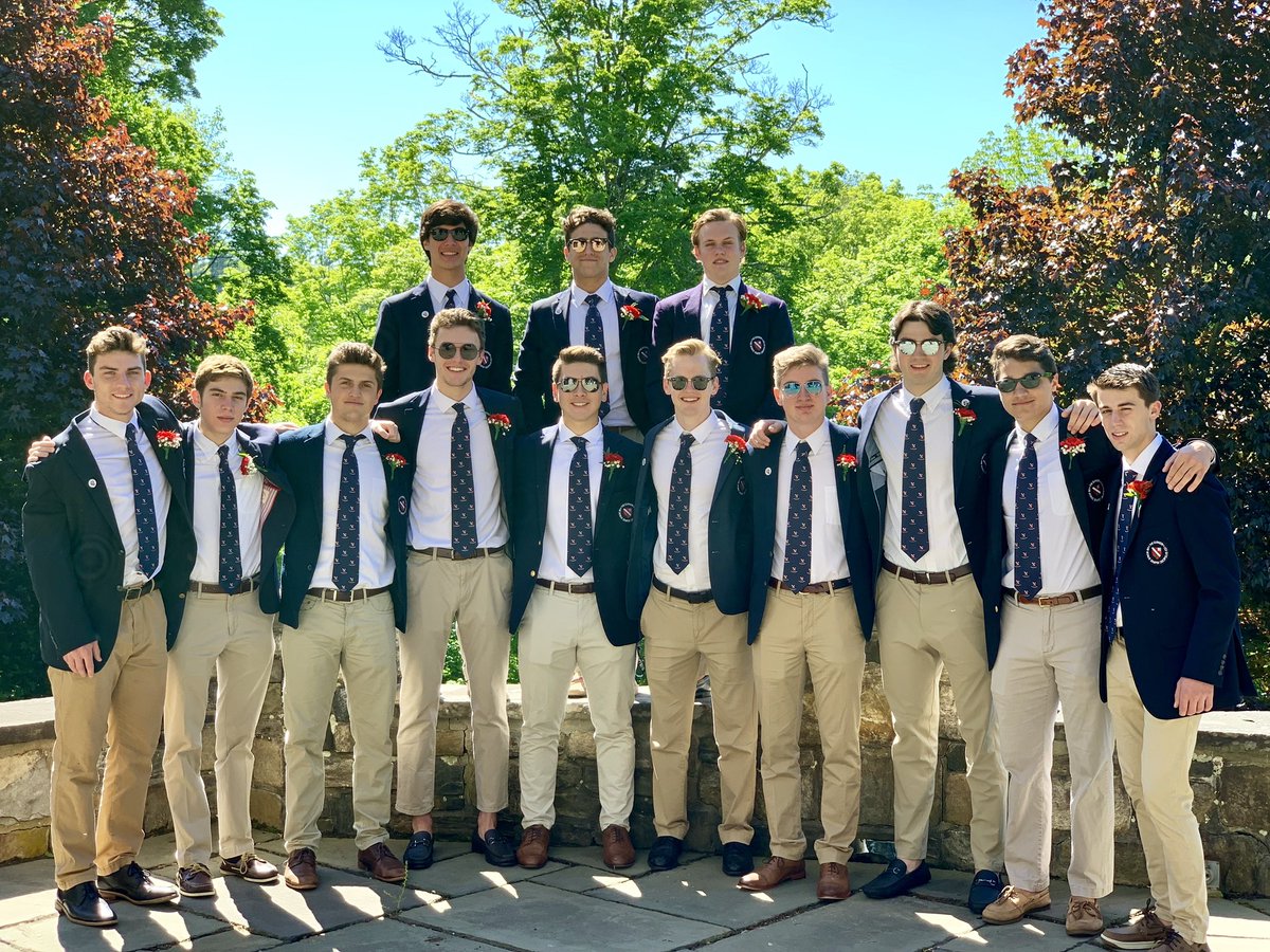 GunnHockey1850's tweet photo. Congratulations to our 2019 seniors. #gunnhockey https://t.co/odGXrTW57F