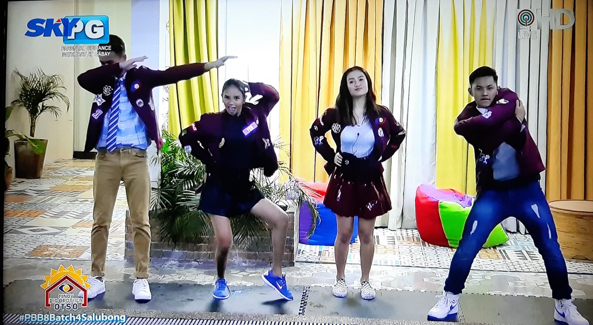 TANNATICSZMBLS's tweet photo. Yung dub talaga ni Tan eh. Congrats big four and welcome to the outside world. Hoping to see you four soon!

And don't forget: BB TAN to 2366

#PBB8Batch4Salubong 
#TanForBatchWinner https://t.co/a1vyEBZ48f