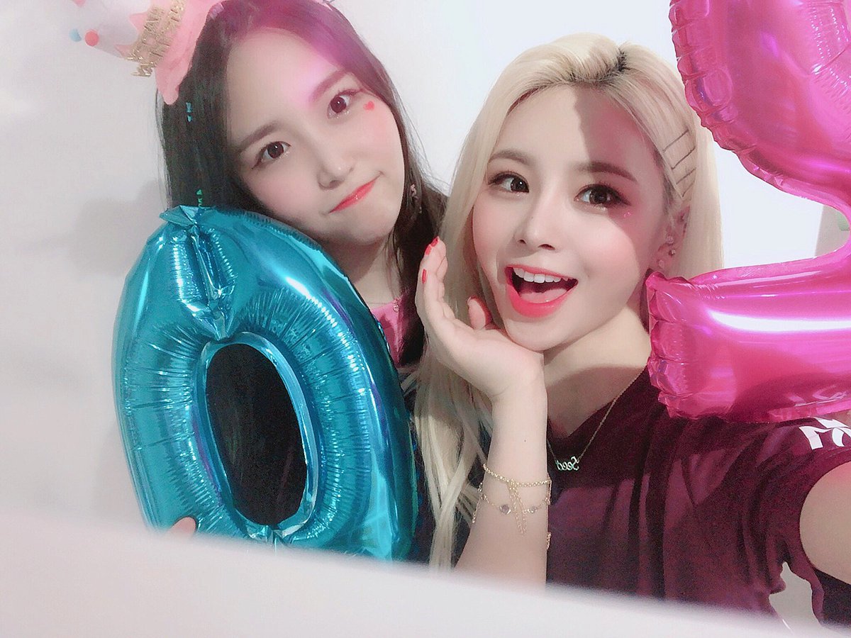 pinkfantasy_kr tweet picture