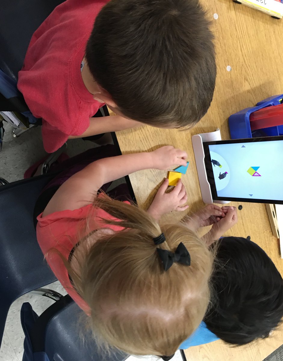 LoriStantonEdu's tweet photo. @Hollybreardon 40 year veteran teacher here continually open to new ideas! Biggest change for me over the years has been #technology in teaching. My teammate taught me how to use @PlayOsmo this year, and through @DonorsChoose, we received them for my Kindergarten classroom. #TryItYouWillLikeIt https://t.co/eVDuB4RBGV