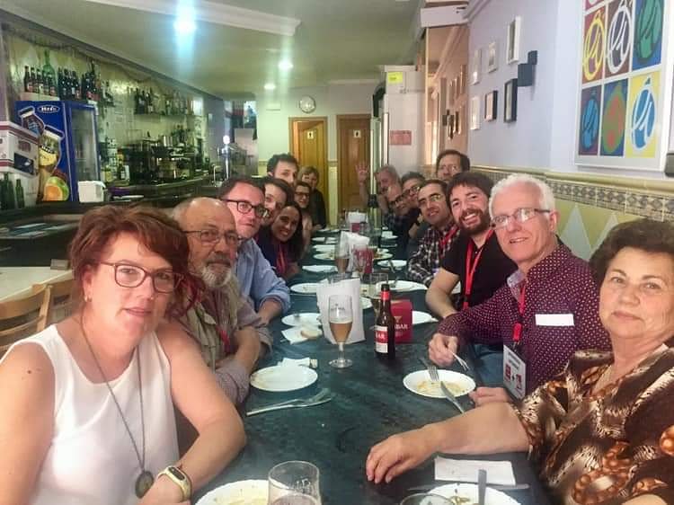 i_sumem's tweet photo. Agafant forces per al que queda del dia amb il·lusió, germanor i alegria! I els que no heu anat encara a votar, animeu-vos!! El vot de totes i tots és igual d’important. Sumem i Fem Camí! https://t.co/Tmaey7CEyf