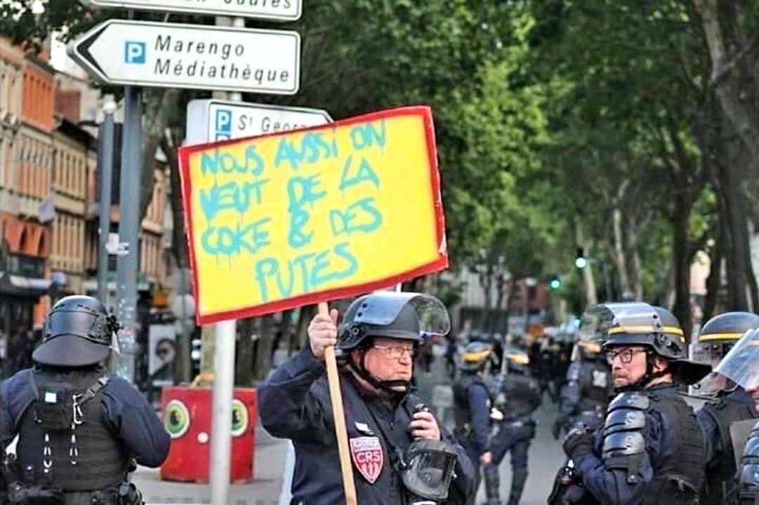 D7f7BzmWkAUcA78.jpg