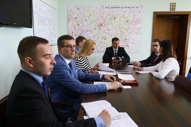 Molodeg33's tweet photo. 21 мая председатель #КМП33 Александр Кожевников принял участие во встрече врио первого заместителя Губернатора области Максима Брусенцова с сотрудником консульско-правового отдела посольства Германии в Москве Себастьяном Райхле #Молодежь33 #Сотрудничество https://t.co/BGgGpkHQhn https://t.co/0jal5V94Lu