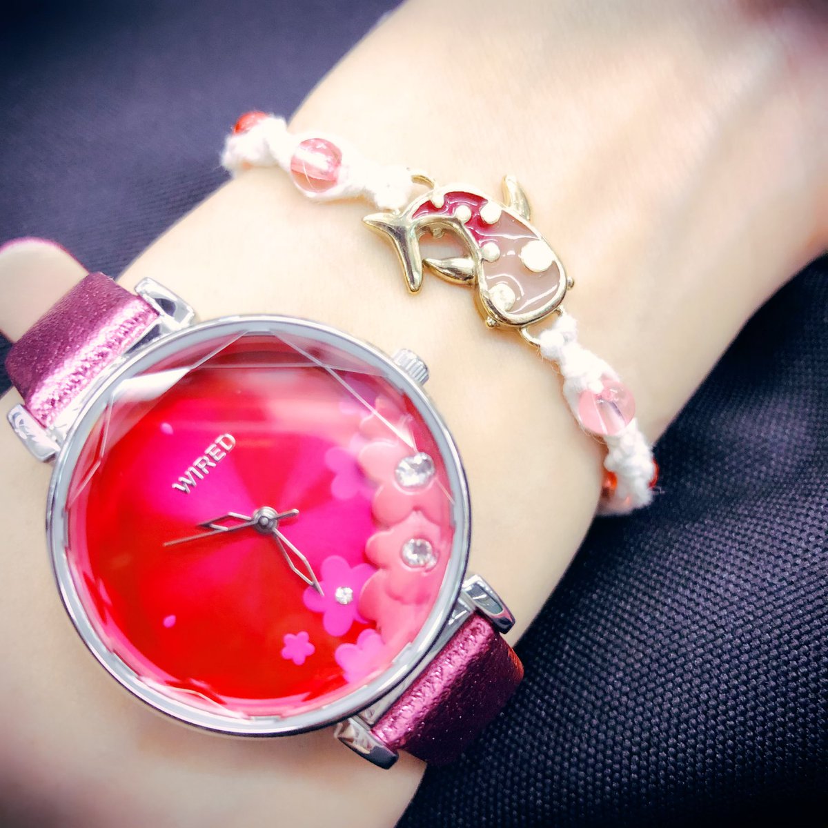 mikoto_fuzuki's tweet photo. 可愛すぎて200点🙆♀️🙆♀️🙆♀️
WIRED f×にこるん×ViViだよ🎀
#seiko
#wiredf
#wired
#watch
#new
#にこるん
#vivi https://t.co/PkBDhDCzeA