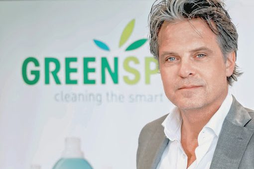 schoonmkjournal's tweet photo. keekopdeweek interview met @Mdbgreenspeed: "Jongeren zijn fearless, dat is verfrissend." Michel de Bruin @Greenspeed support #FMNextGen. Waarom? https://t.co/8i5I251RIG https://t.co/sdAa4Q8dDC