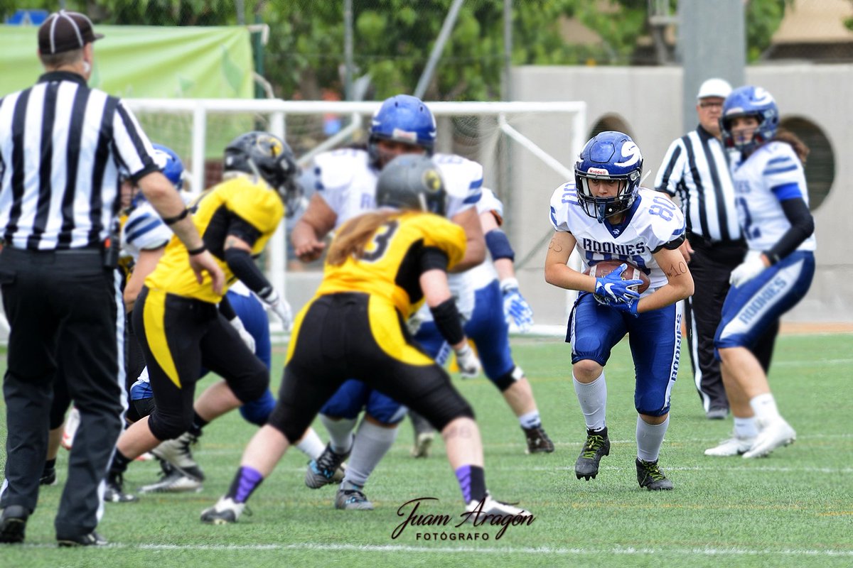 juam_aragon's tweet photo. El equipo femenino de Valencia Firebats se proclamó por primera vez campeón de la Liga Nacional de Fútbol Americano (LNFA) al vencer este sábado en Murcia al Barberà Rookies por 12-6.
#BARBERAROOKIES #LNFA #FEFA ##LNFAFemenina #WomanSpanishBowl #barberarookies #vlcFIREBATS https://t.co/kmpJlphOUd