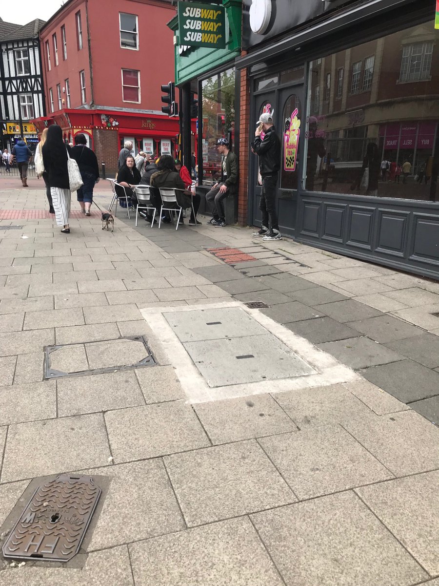 Tadpole19246's tweet photo. ⁦@WiganCouncil⁩ Do ⁦@SUBWAY⁩ Wigan have a license for on-street cafe. If yes where are their barriers?  Enforcement please!!? #clearstreets ⁦@RNIB_campaigns⁩ @ https://t.co/YNKmZxYC6V