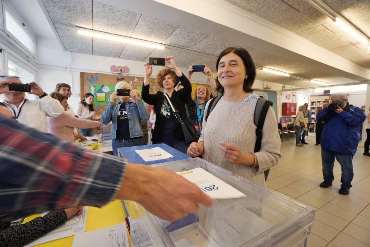 torrepalau's tweet photo. La candidata de  @PrimariesTrs, @pepioller considera que "en moments en què molts qüestionen la democràcia, cal apostar per enfortir-la" https://t.co/0iKISsDwEb #Terrassa #municipalscat https://t.co/SoGaNbu8WE