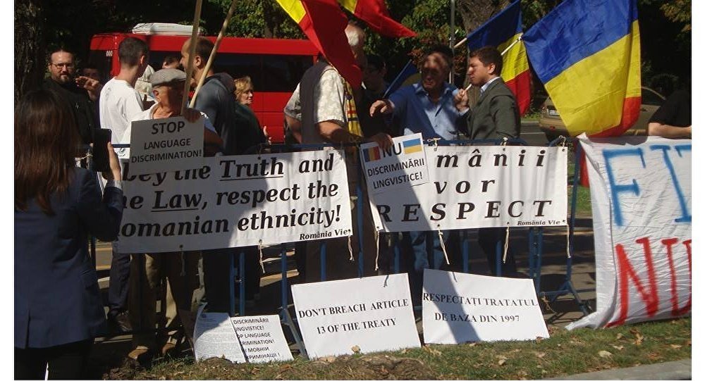 ecru2018's tweet photo. PS. Un gând astăzi pentru milioanele de români fără drept de vot din comunitățile istorice - Cernăuți, Timoc, Bugeac ș.a.m.d. Majoritatea nu au nici cetățenie românească, nici drepturi în țara de reședință. 
#minorityrights are #humanrights https://t.co/uMF8kT02jS
