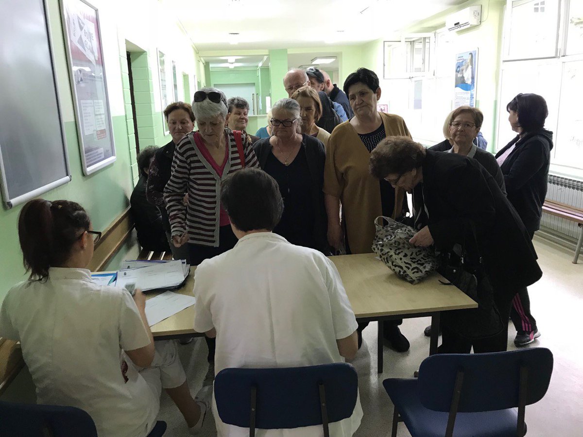 dzsabac's tweet photo. Ekipe @dzsabac u III zdravstvenoj ambulanti - besplatni preventivni pregledi u okviru kampanje Ministarstva zdravlja Srbije. Provera zdravstvenih parametara uz podsećanje na značaj razvoja zdravih životnih navika. #ZDRAVLJE_NA_1_MESTU https://t.co/MiU7UE9GKc
