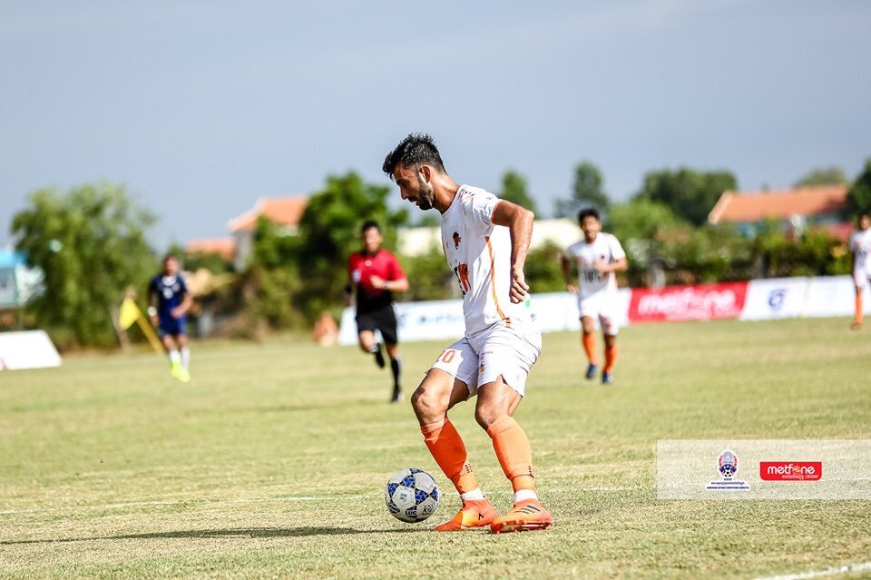 RuizElevenXI's tweet photo. R&G EN #CAMBODIA🇰🇭
#MeftoneCLeague🏆
•Vuelta a la victoria para el @Angkor_Tiger_FC🇰🇭 de #OriolMohedano🇪🇸 y #20AlexisRamos🇦🇷 ‘90⏱ por 4-2 ante #PoliceCommissary🇰🇭,siguen peleando en la parte alta de la tabla.
⚽️🇪🇸🇦🇷👍🏽
#VamosTiger🐅🧡 https://t.co/TngtZcIHCn