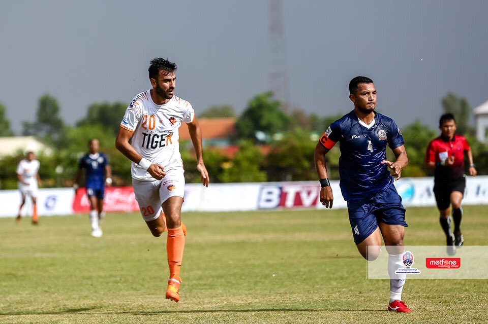 RuizElevenXI's tweet photo. R&G EN #CAMBODIA🇰🇭
#MeftoneCLeague🏆
•Vuelta a la victoria para el @Angkor_Tiger_FC🇰🇭 de #OriolMohedano🇪🇸 y #20AlexisRamos🇦🇷 ‘90⏱ por 4-2 ante #PoliceCommissary🇰🇭,siguen peleando en la parte alta de la tabla.
⚽️🇪🇸🇦🇷👍🏽
#VamosTiger🐅🧡 https://t.co/TngtZcIHCn