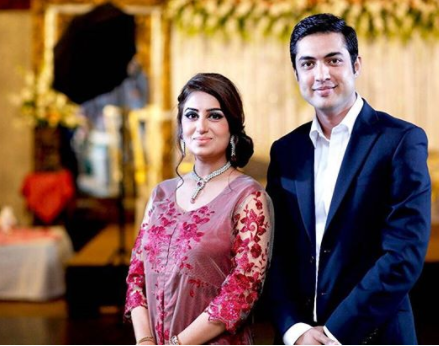 Hussaini_JanBaz's tweet photo. #HaPpy #Annieversary @fara_yousaf Hamesha Asy Hi ShaJii Bhaiya @iqrarulhassan Or AP
Khush Rahen Hamesha R Salamat Rahen Hamesha 😍
#LiFe_Line_Faraaah #APiii @fara_yousaf 🥰 https://t.co/hoVnI1SluG