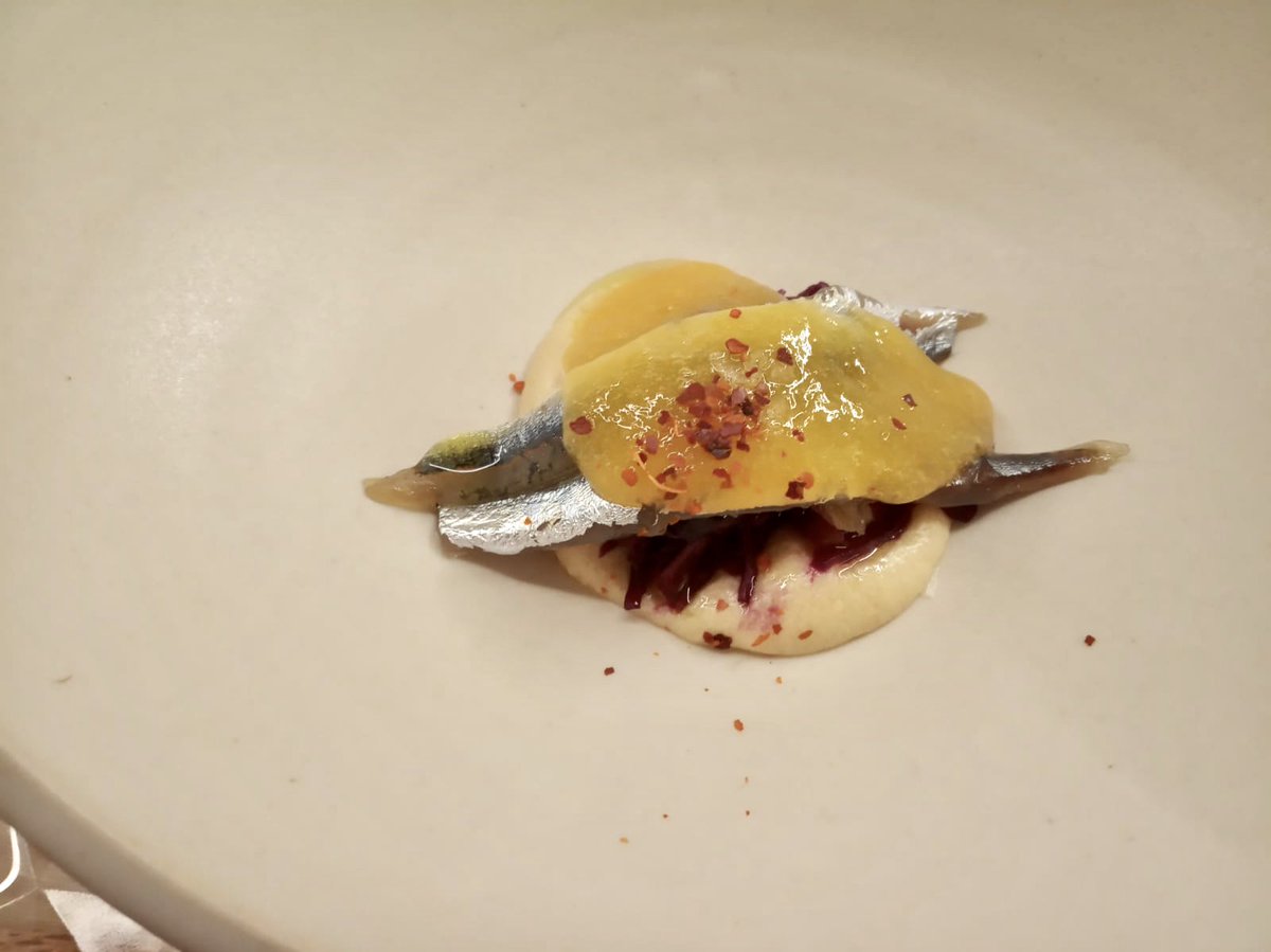 balandrovinos's tweet photo. Estupenda noche en Espacio T @ConTenedor_Rest . Muchas gracias Ricardo por este maridaje.
#BalandroVinos #LasBotas #Manzanilla #Balandreando #Gastronomía #Maridaje #Sevilla https://t.co/fQaggMHlmV