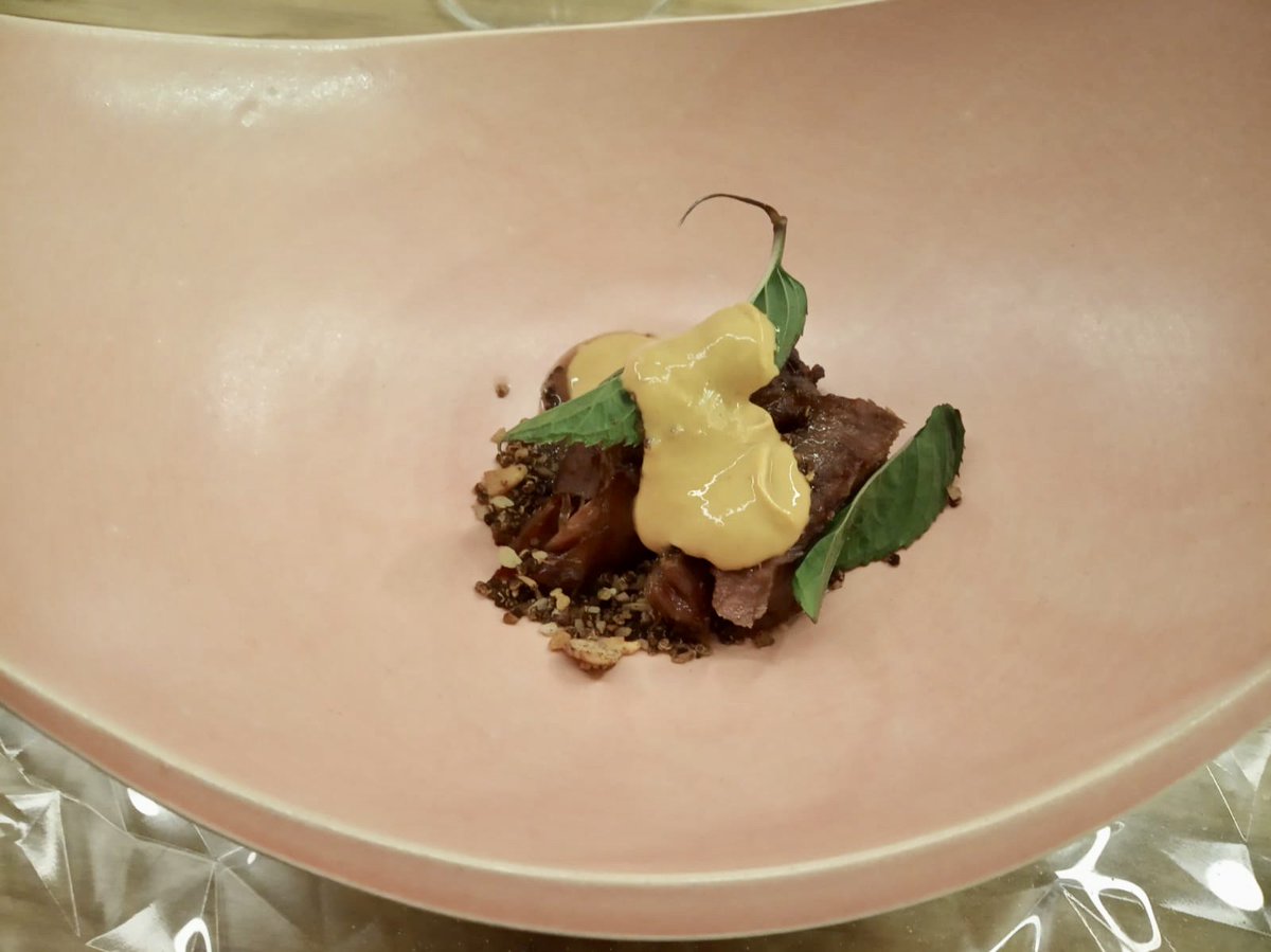 balandrovinos's tweet photo. Estupenda noche en Espacio T @ConTenedor_Rest . Muchas gracias Ricardo por este maridaje.
#BalandroVinos #LasBotas #Manzanilla #Balandreando #Gastronomía #Maridaje #Sevilla https://t.co/fQaggMHlmV