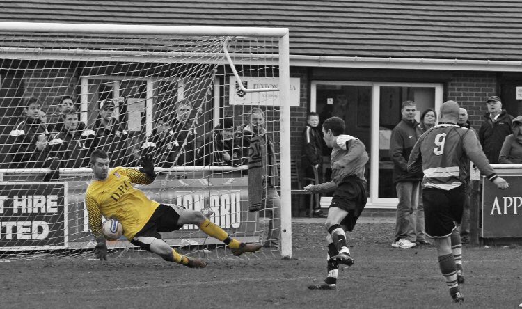 EuxtonVillaFC's tweet photo. Final addition to the back room staff for next season. @ross_baxter_1 will be coming on board as goalkeeper coach. He brings a wealth experience from his prior playing experience with @EuxtonVillaFC and @Colne_FC and as a current manager for @EuxtonVillaJnrs https://t.co/Ws7iUr8nvf