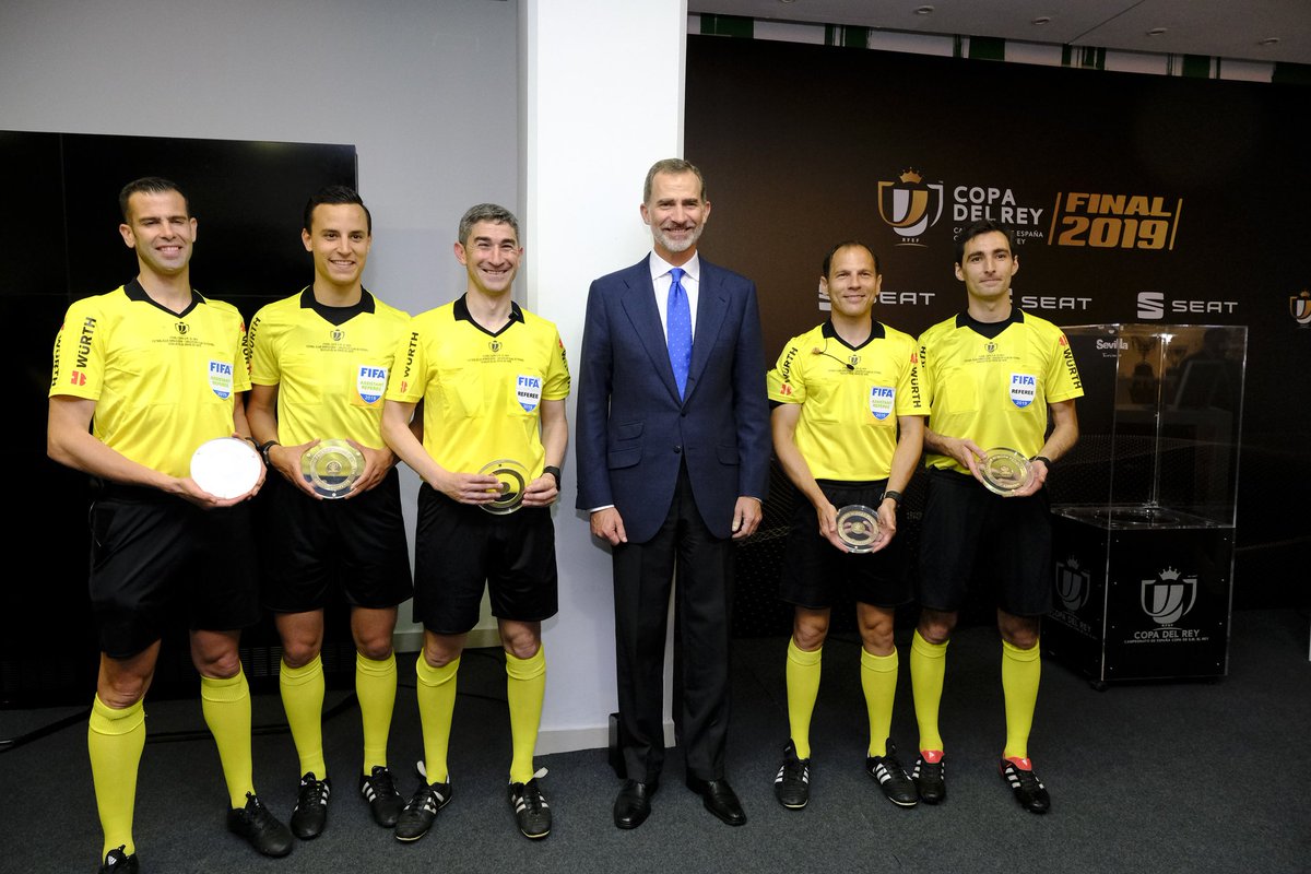 ¡Reconocimiento y orgullo! Undiano Mallenco pitó su tercera final de la Copa del Rey <a href="/CasaReal/">Casa de S.M. el Rey</a> <a href="/rfef/">RFEF</a>