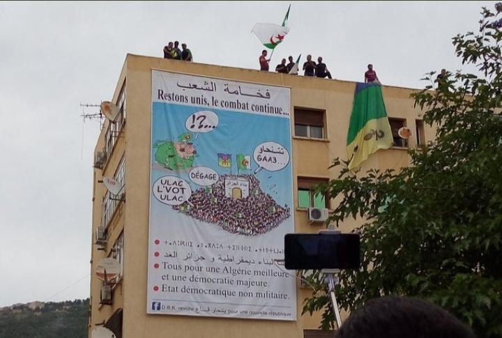 AlgerieU's tweet photo. Pour une Algérie démocratie https://t.co/FgFX1RKKHf