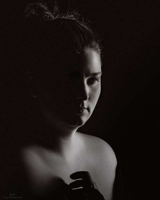 stefan4all's tweet photo. Low-Key with @tbr_modeling - #BiPaWe #Elinchrome #hair #modell #nikoneurope #Portrait #portrait_dev #portrait_perfection #Shooting #studio #tbr_modelling #TheBlackroseModeling https://t.co/POF6kIhQfF