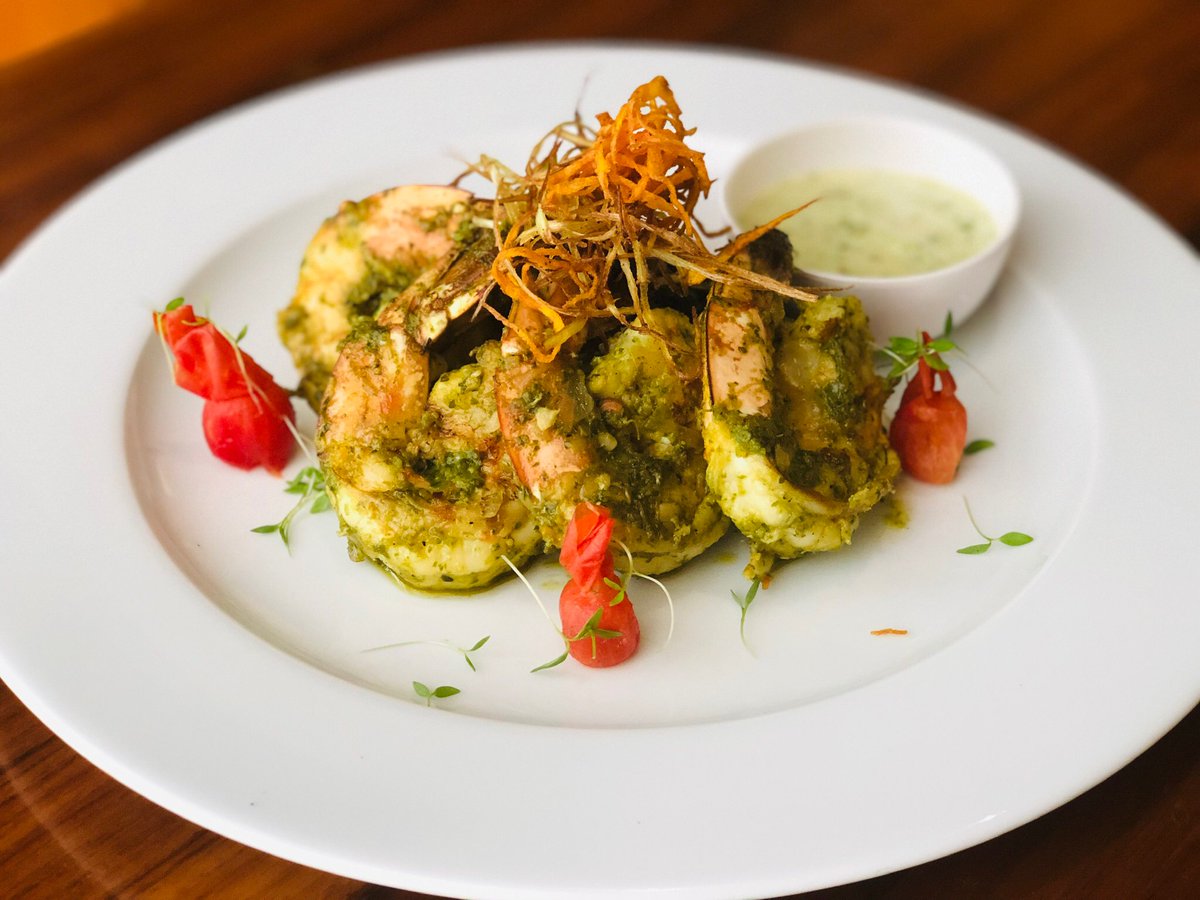 TangySorbet's tweet photo. #JonathansKitchen is a @gourmetpssprt partner restaurant in Hyderabad serving fantastic global cuisine. Do try out their international delicacies such as Baked Brie, blackened Salmon Steak & Grilled Prawns & Philadelphia Cheesecake. @HiHyderabad @swachhhyderabad https://t.co/KmDLNSyy4r