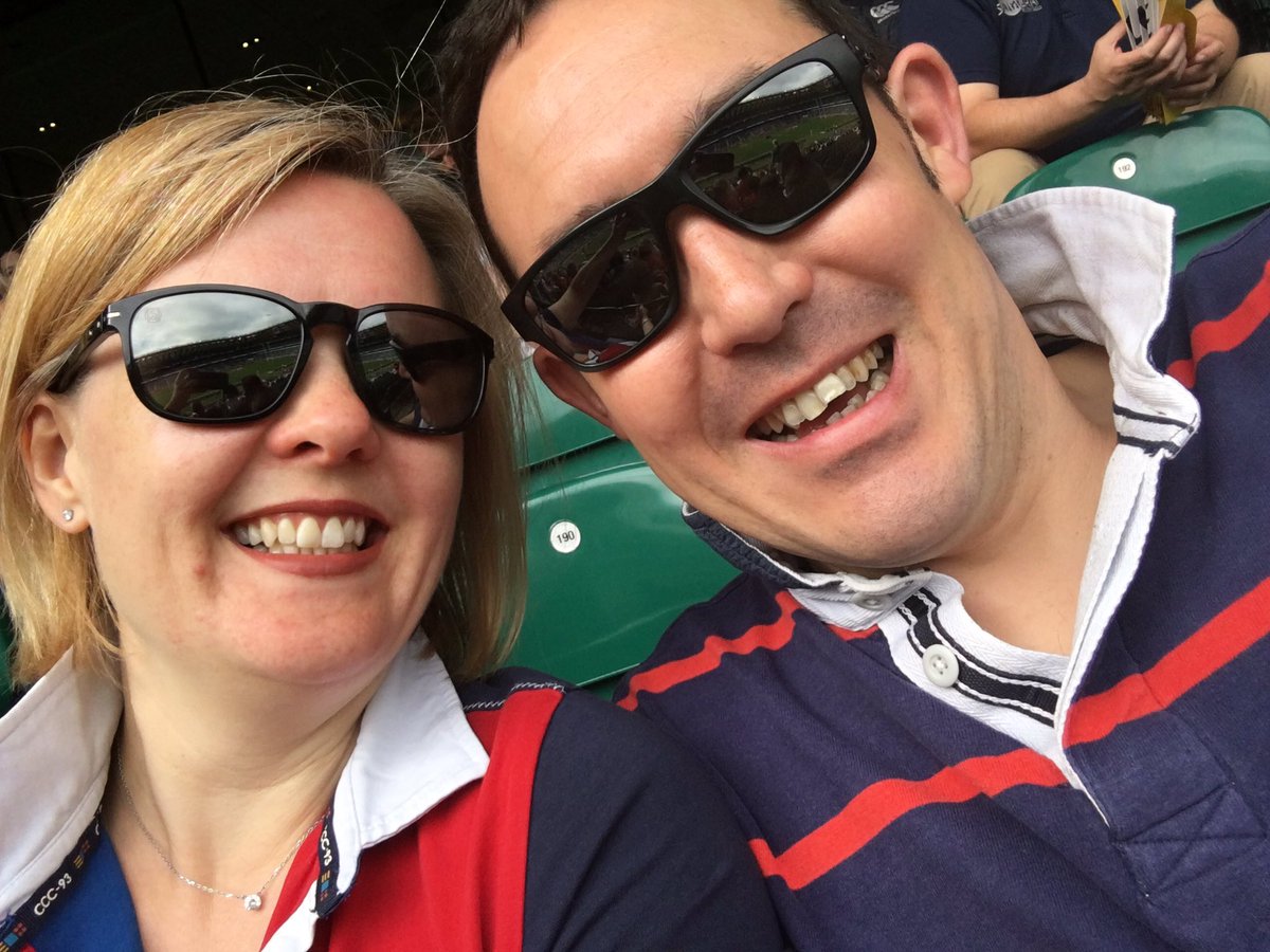 Dilksie's tweet photo. 3 year anniversary #London7s #bringonthekisscam #kisscam #rfu #twickenham #childfree https://t.co/919xbWdauq