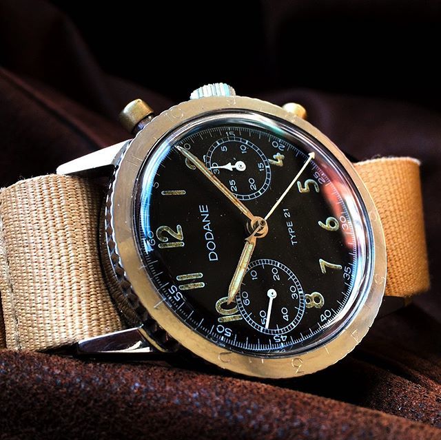 #vintagechronograph ❤️ for Sunday - #Dodane #Type21 Mk1, issued to the #France #Airforce #pilots
.
#military #flyback #milwatch #miltary #watchesofinstagram #vintagewatch #watchfam #watchfred bit.ly/2YM4i0F