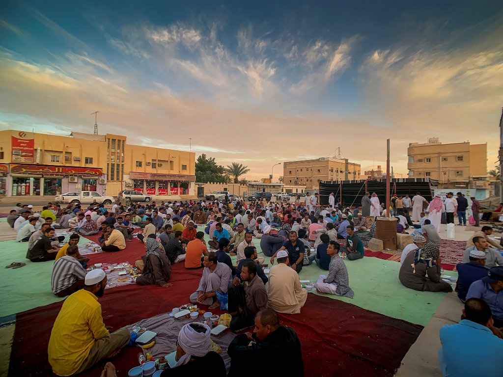 مخيمات إفطار الصائم إحدى لوحات التكافل الاجتماعي بالجوف
juof7.com/?p=3998022