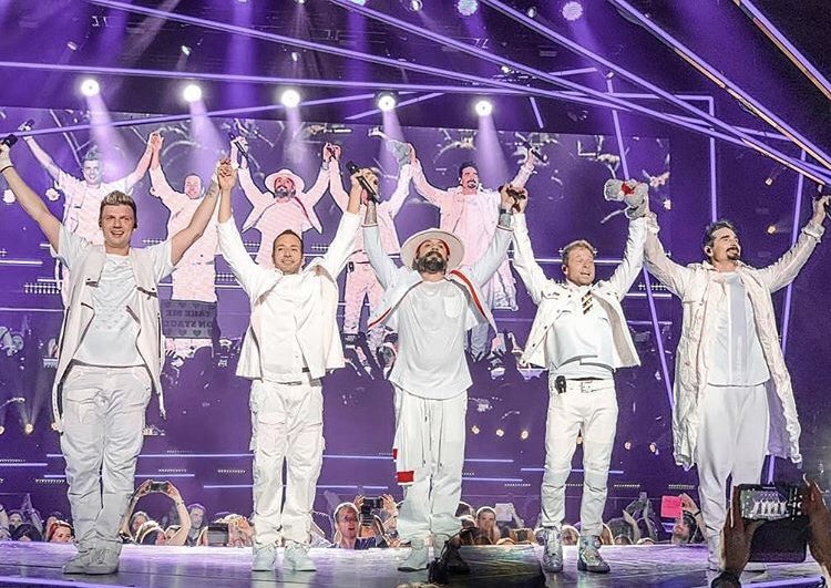 Thank you <a href="/nickcarter/">Nick Carter</a>  <a href="/kevinrichardson/">Kevin Richardson</a> <a href="/howied/">Howie D</a> <a href="/brian_littrell/">Brian Littrell</a> <a href="/aj_mclean/">AJ McLean</a>  for two wonderpil nights with <a href="/CarolaVogels/">Carola Bolsius-Vogels</a> <a href="/lindacleven/">Linda</a> <a href="/HelmChantal/">Chantal Gronsveld</a>  #whenfansbecomefriends