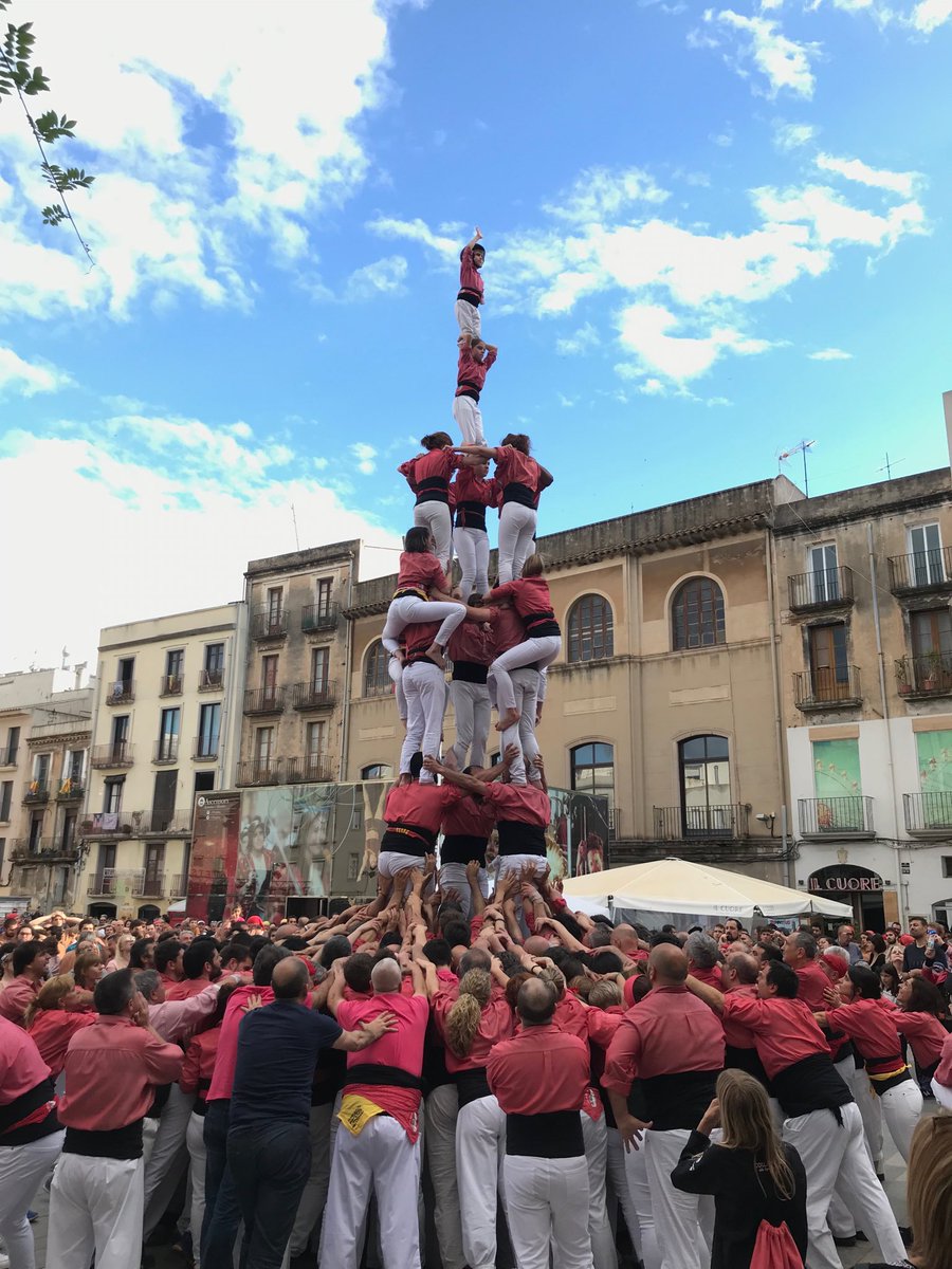 collavella_EN's tweet photo. Yesterday in Reus we completed three 8-level #HumanTowers and a pillar of 6. We continue our preparation for St John's Day performance next month in Valls. #castellers https://t.co/7Gb1krWis0