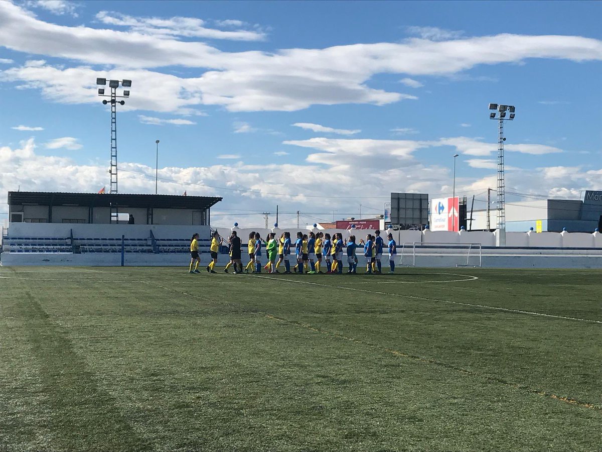 MarMenorFminas's tweet photo. 📷| ¡Gran broche de oro para cerrar la temporada! 🏆 Nuestras guerreras sumaron ➕3️⃣ en su último partido (5-0) de Liga 🆚 la @EFLAALJORRA. 

Los goles fueron obra de Albita (x2), Alba Prieto (x2) y Lidia. ¡Ponemos punto y final a esta temporada! ¡El año que viene seguimos!💙⚪️👠 https://t.co/Kru1lUu387
