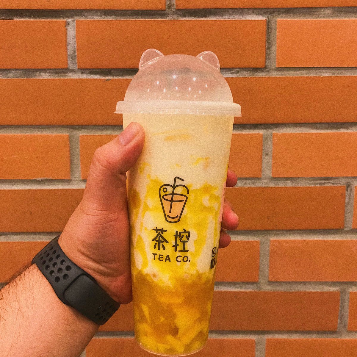 svtannaa's tweet photo. Mango Boom by Teaco passing through. With fresh mango and bursting pearls filled with mango fillings. 11/10 love love love it. 

#teaco https://t.co/y2H4HfJ4m6