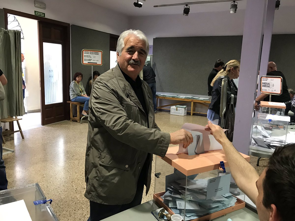 joanespona's tweet photo. Jo ja he exercit el meu dret de vot. 
Us convido a tots a fer el mateix, voteu per la convivència i la tolerància!

#eleccionsmunicipals #eleccionsmunicipals2019 #santjoanlesfonts #futur #eleccions https://t.co/JVBnvBNkaE