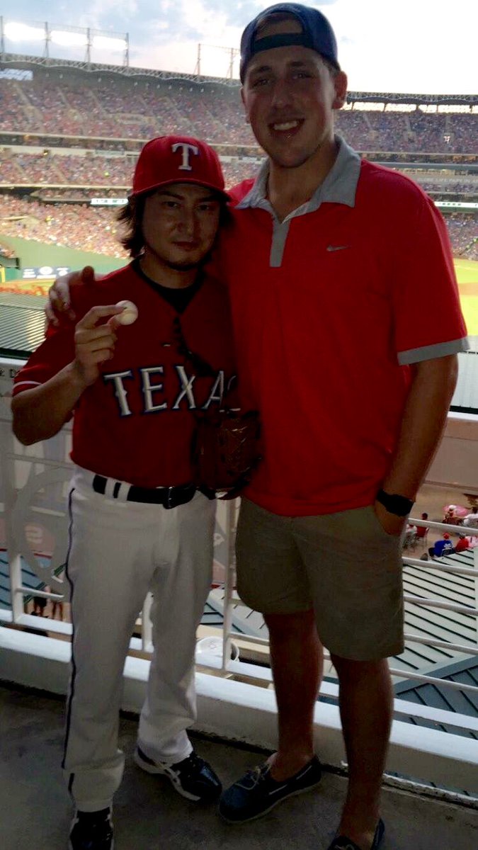 RussellHodson2's tweet photo. "So my buddy met Mini Yu at the #game tonight... #lol" #baseball #mlb #sports https://t.co/iXu2ouUIH0